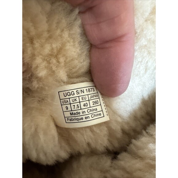 UGG Bailey Button Triplet II Boot Chestnut – 9 US UK 7.5 - Picture 13 of 13